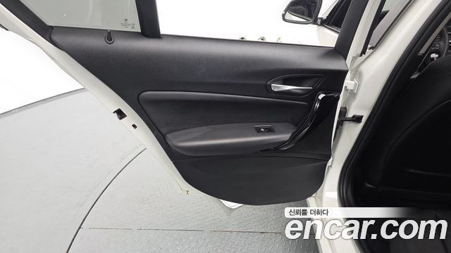 BMW 1-Series 2017 — photo 15