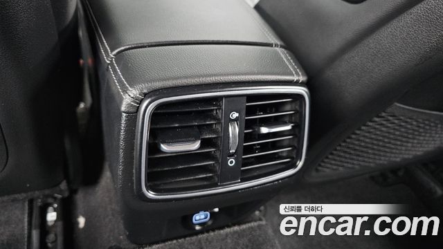 Genesis G70 2022 — photo 32