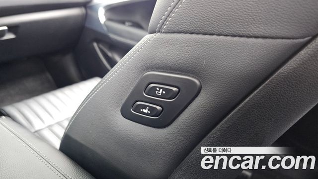Genesis G70 2022 — photo 36