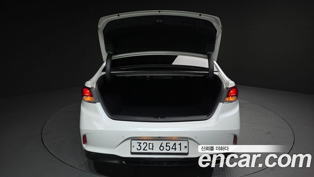 Hyundai Sonata 2019 — photo 25