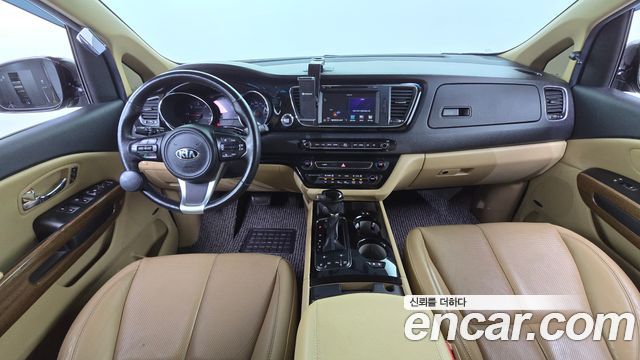 Kia Canival 2016 — photo 7