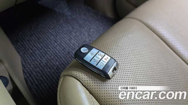 Kia Canival 2016 — photo 16