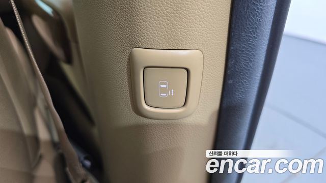 Kia Canival 2016 — photo 17