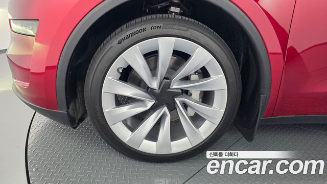 Tesla Model Y 2025 — photo 5