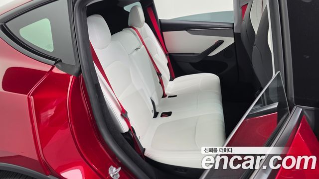 Tesla Model Y 2025 — photo 17