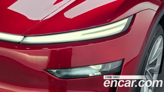 Tesla Model Y 2025 — photo 8