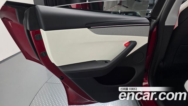 Tesla Model Y 2025 — photo 15