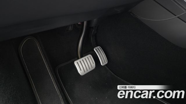 Tesla Model Y 2025 — photo 30