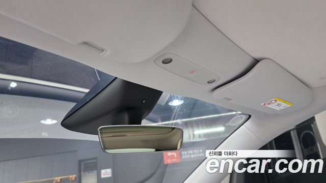 Tesla Model Y 2025 — photo 31