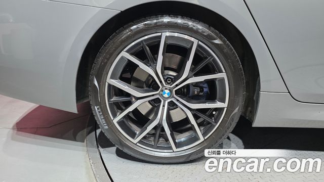 BMW 5-Series 2022 — photo 5