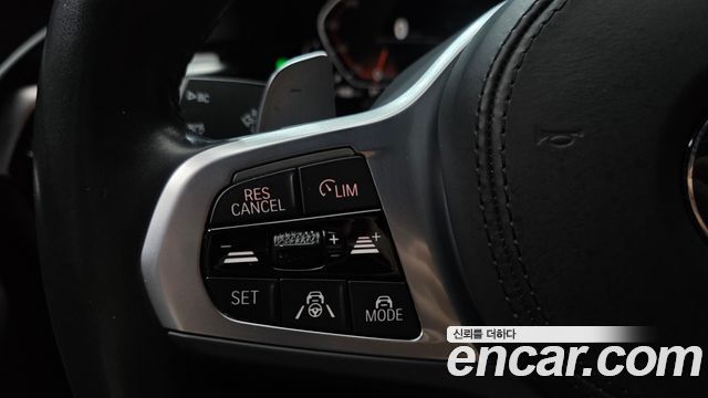 BMW 5-Series 2022 — photo 25