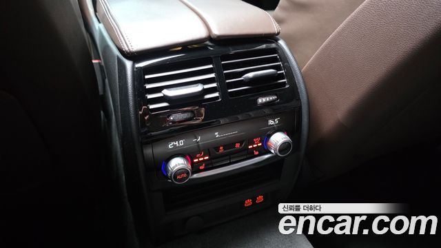 BMW 5-Series 2022 — photo 26