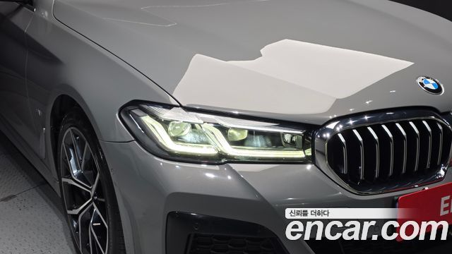 BMW 5-Series 2022 — photo 8