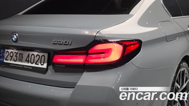 BMW 5-Series 2022 — photo 9