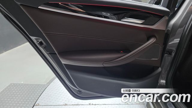 BMW 5-Series 2022 — photo 15