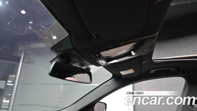 BMW 5-Series 2022 — photo 27