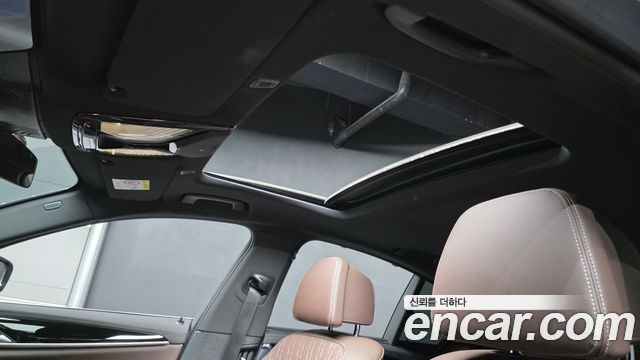BMW 5-Series 2022 — photo 29