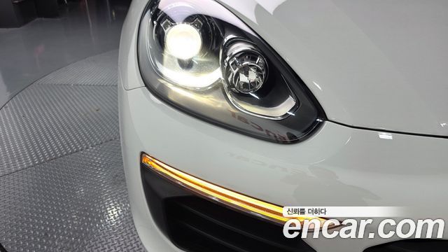 Porsche Cayenne 2016 — photo 8