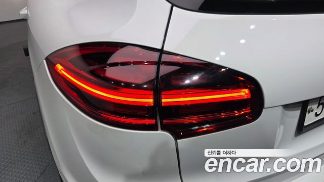 Porsche Cayenne 2016 — photo 9