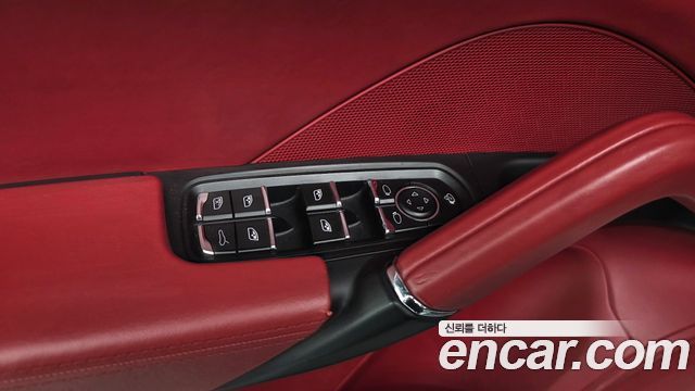 Porsche Cayenne 2016 — photo 34