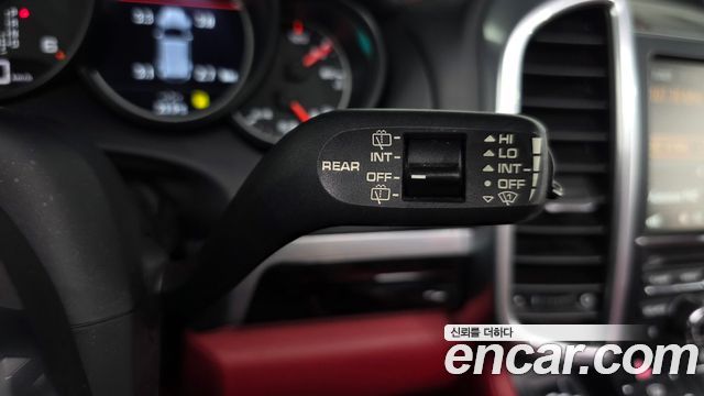 Porsche Cayenne 2016 — photo 35