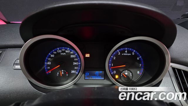 Hyundai Genesis 2009 — photo 8