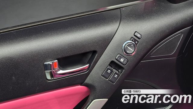 Hyundai Genesis 2009 — photo 18