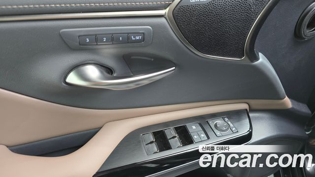 Lexus ES 2025 — photo 23