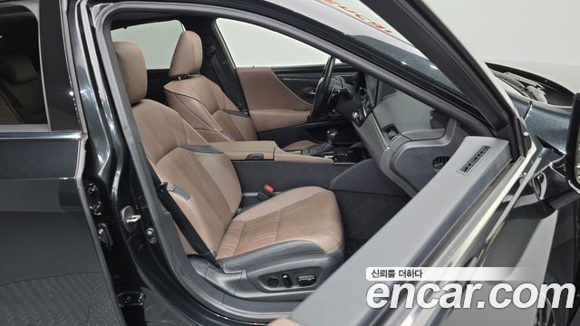 Lexus ES 2025 — photo 16