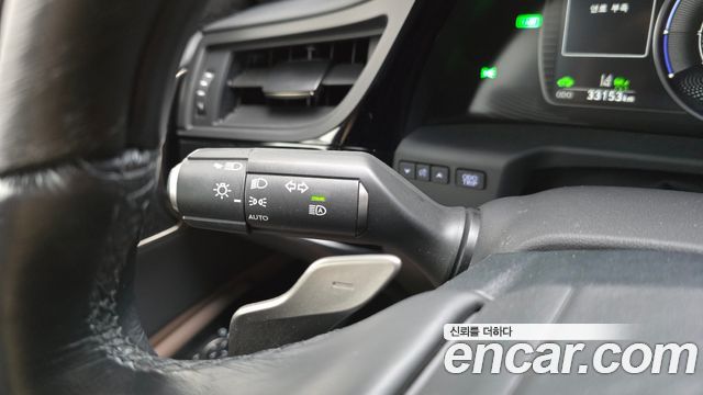 Lexus ES 2025 — photo 29