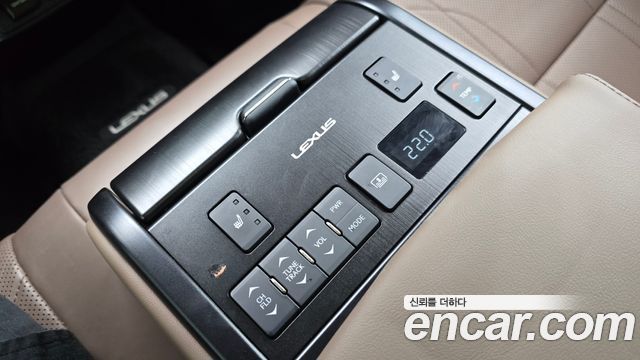 Lexus ES 2025 — photo 30