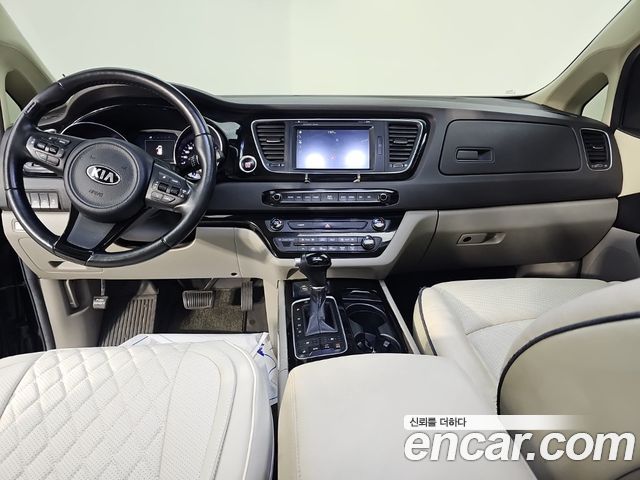 Kia Canival 2015 — photo 5
