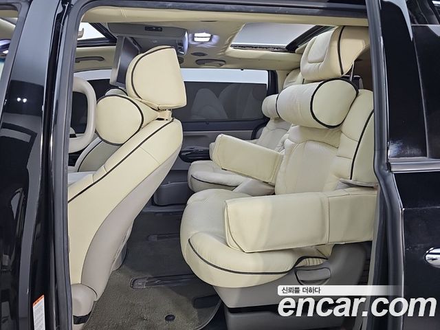 Kia Canival 2015 — photo 12