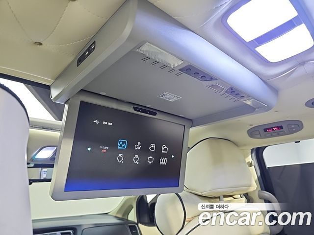 Kia Canival 2015 — photo 13