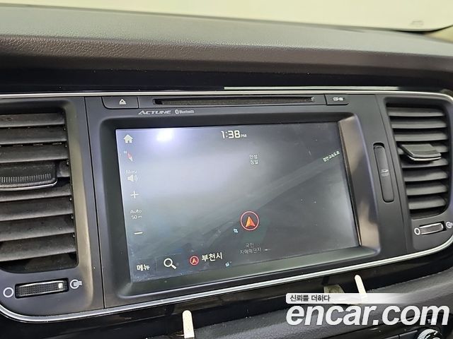 Kia Canival 2015 — photo 14