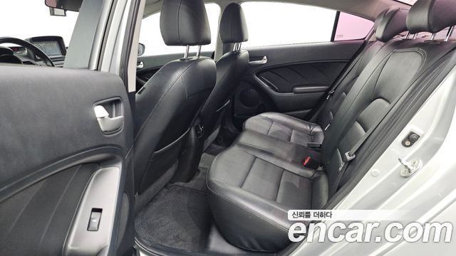Kia K3 2014 — photo 11