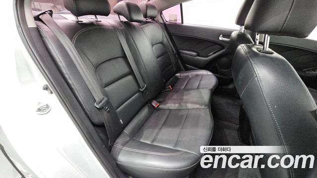 Kia K3 2014 — photo 12