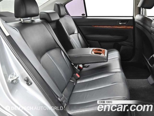 Subaru Legacy 2010 — photo 12