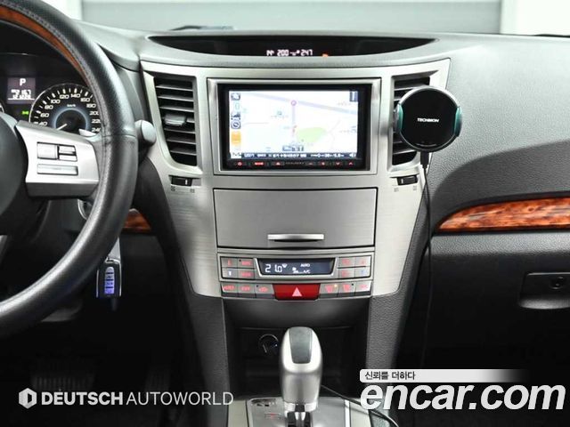 Subaru Legacy 2010 — photo 14