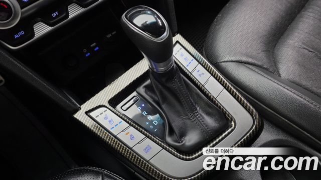 Hyundai AVANTE 2019 — photo 12