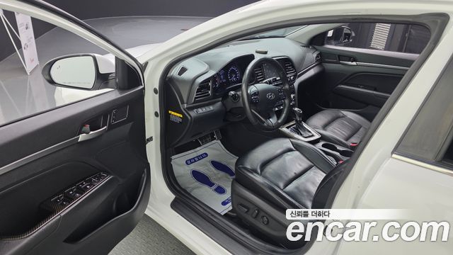 Hyundai AVANTE 2019 — photo 13