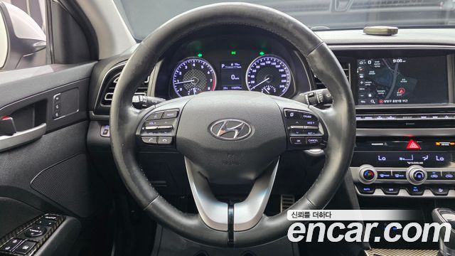 Hyundai AVANTE 2019 — photo 19