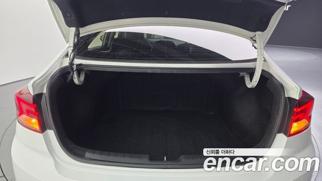Hyundai AVANTE 2019 — photo 22