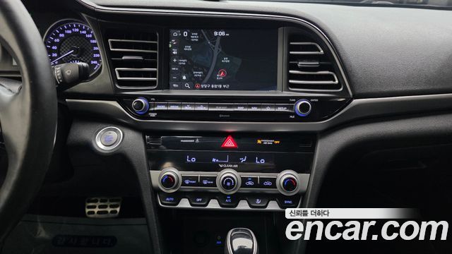 Hyundai AVANTE 2019 — photo 23
