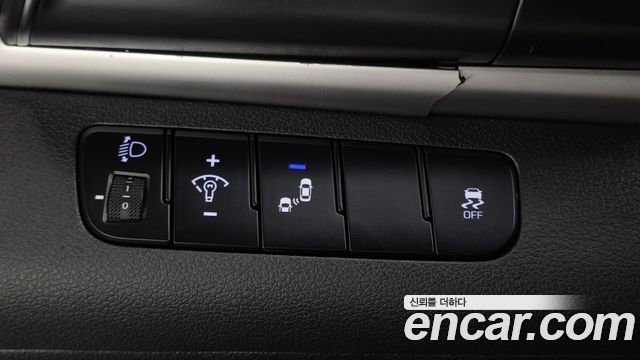 Hyundai AVANTE 2019 — photo 26