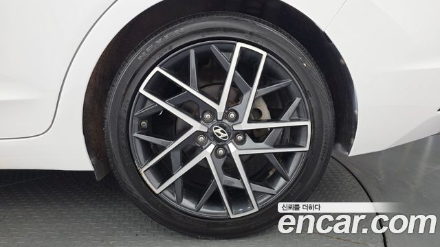 Hyundai AVANTE 2019 — photo 7