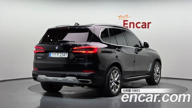 BMW X5 2021 — photo 2