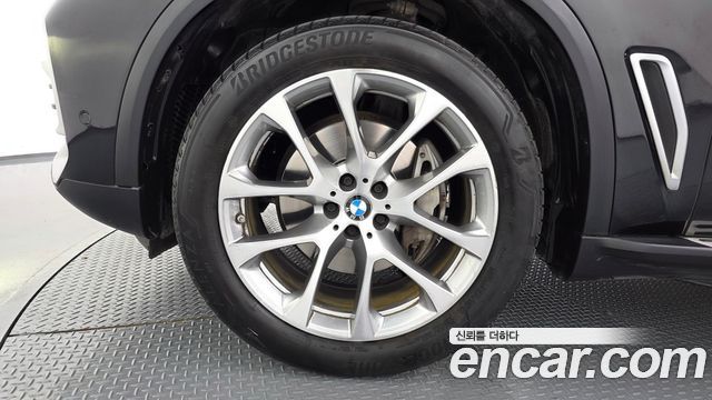 BMW X5 2021 — photo 5