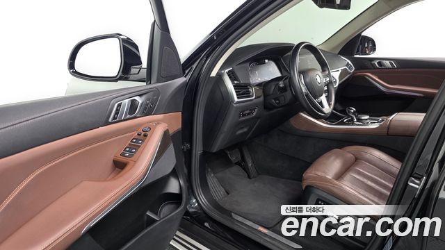 BMW X5 2021 — photo 10