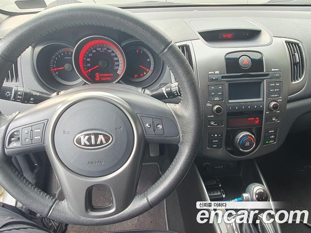 Kia Porte 2011 — photo 12